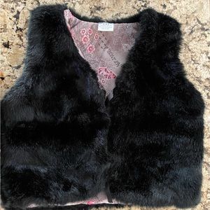 Cute Girls Boutique Black Fur Vest - Size 4-6T